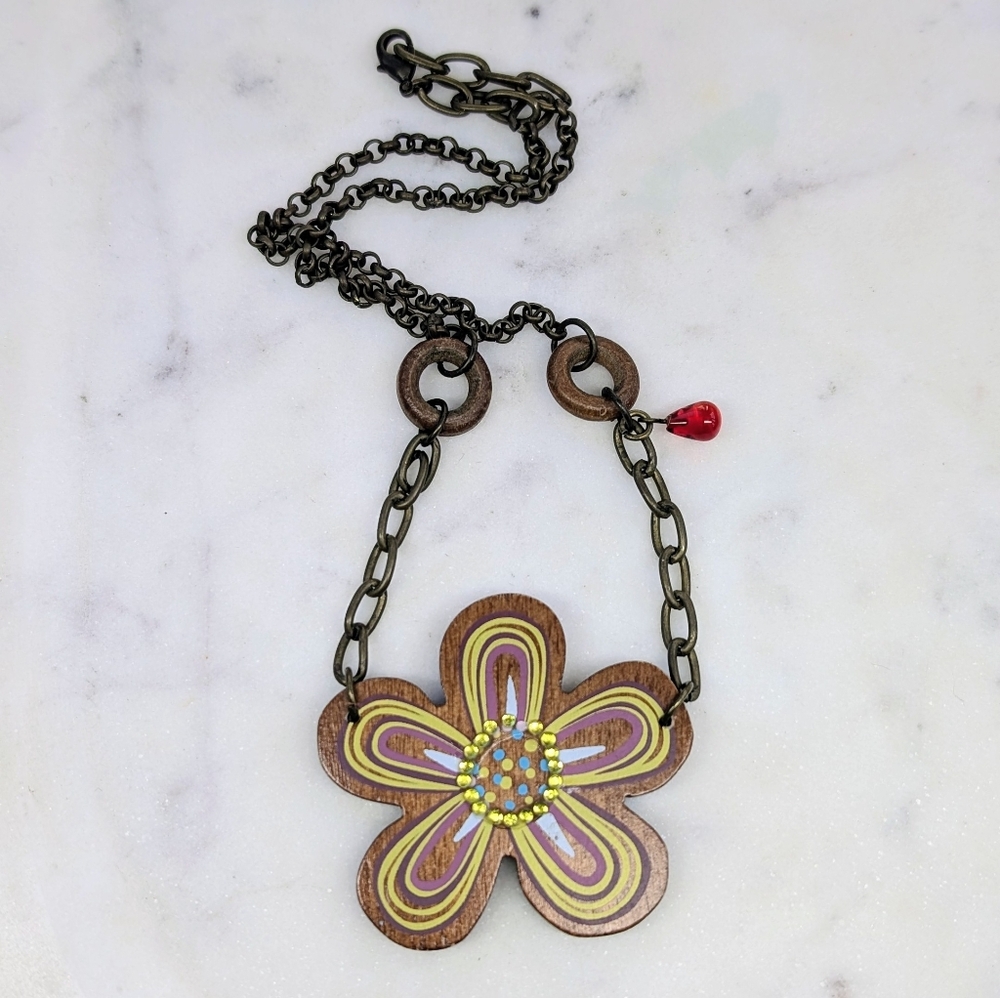 Chunky Necklace With Large Wood Flower Pendant